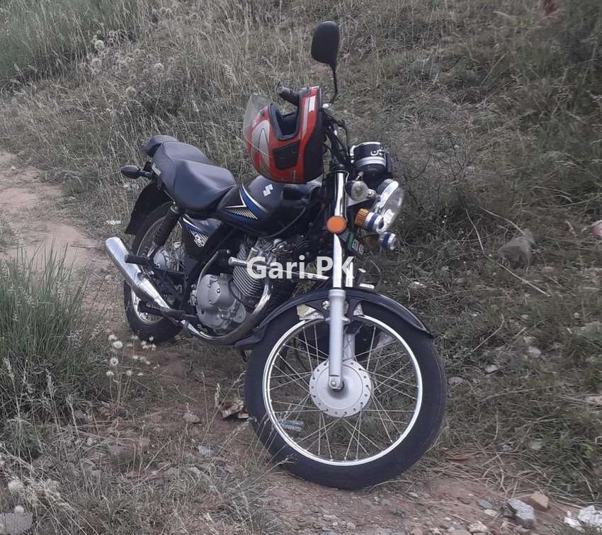 Suzuki GS 150  2015