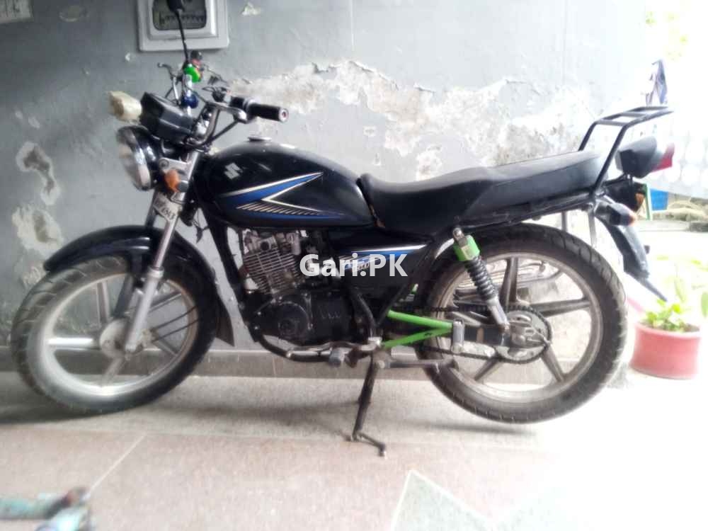 Suzuki GS 150  2014