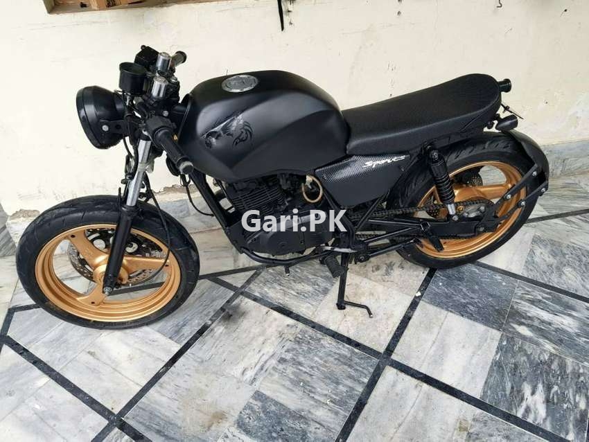 Suzuki GS 150  2014