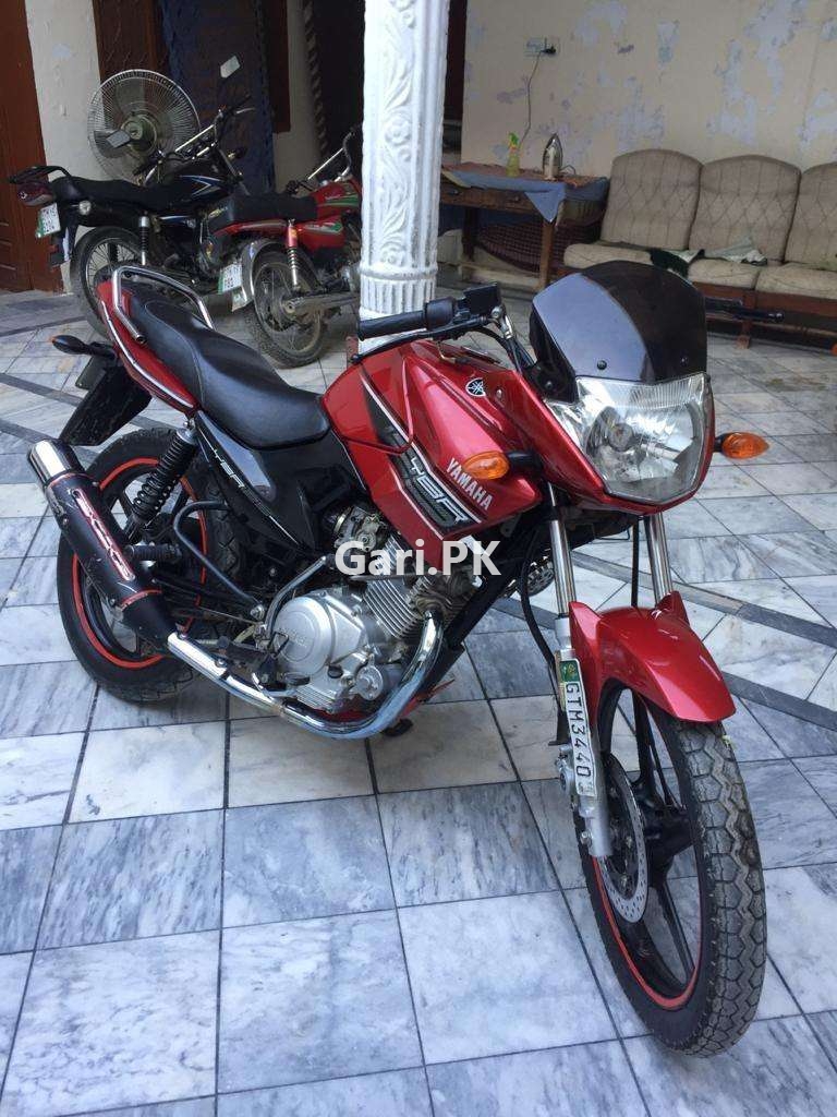 Yamaha YBR 125  2015