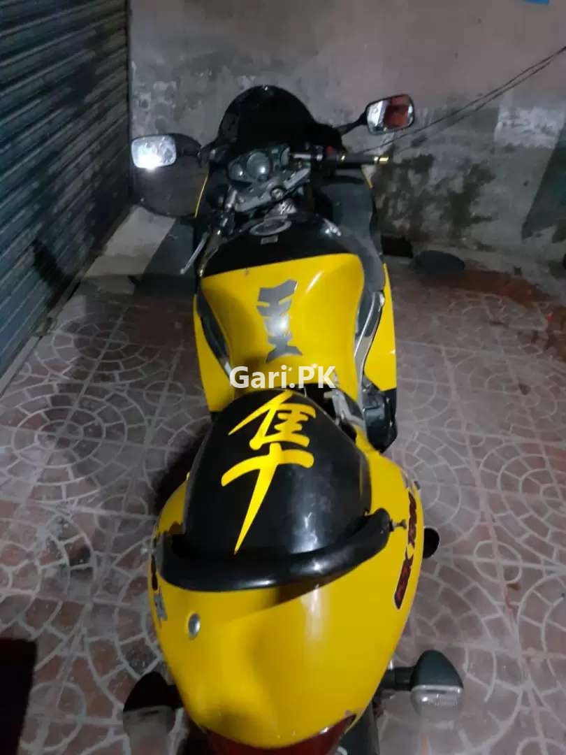 Suzuki Hayabusa 2005 Suzuki Hayabusa 2005