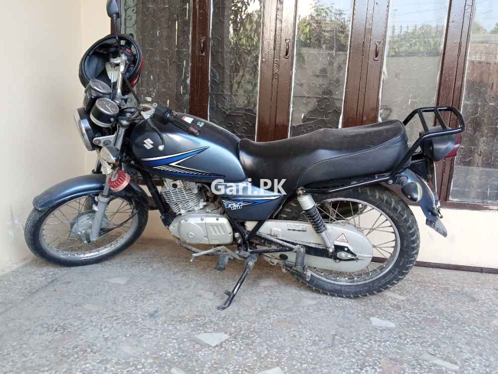 Suzuki GS 150  2014