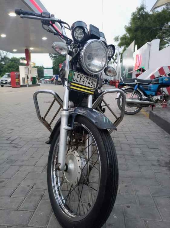 Suzuki GS 150 2015 Suzuki GS 150 2015