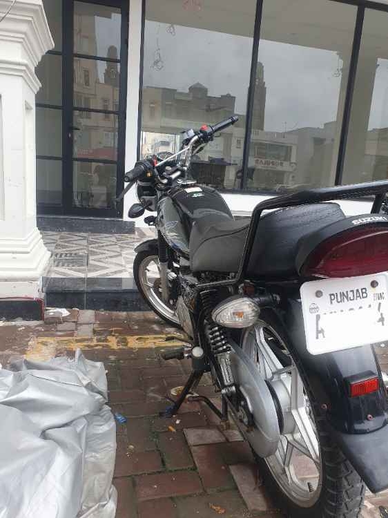 Suzuki GS 150 SE  2022