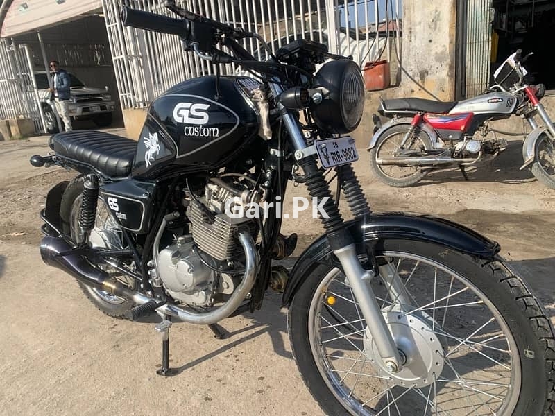 Suzuki GS 150  2016