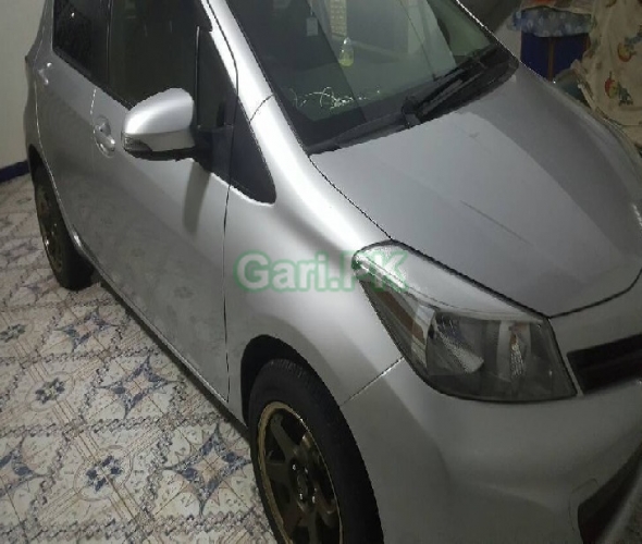 Toyota Vitz F Intelligent Package 1.0 2012