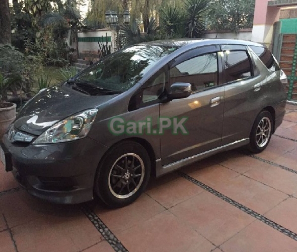 Honda Fit 1.3 Hybrid Base Grade 2012