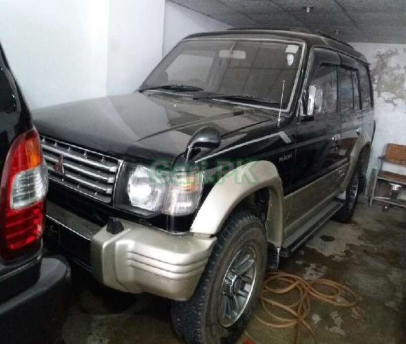 Mitsubishi Pajero  1992