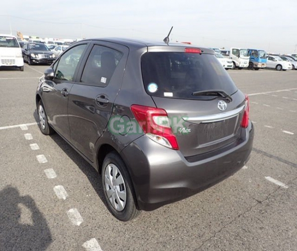 Toyota Vitz F Chambre A Paris Collection 1.0 2014