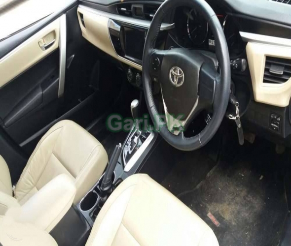 Toyota Corolla Altis Grande CVT-i 1.8 2014