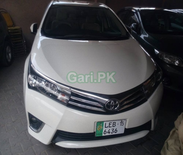 Toyota Corolla Altis Grande CVT-i 1.8 2015