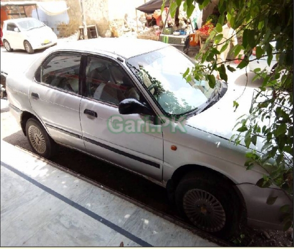 Suzuki Baleno GLi P 2003