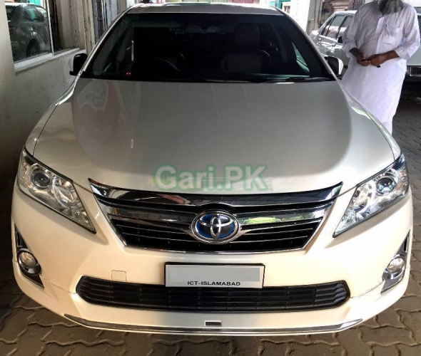 Toyota Camry Hybrid 2017