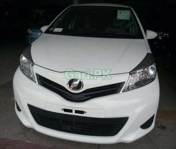 Toyota Vitz  2017