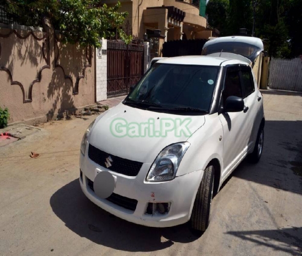 Suzuki Swift DX 1.3 2011