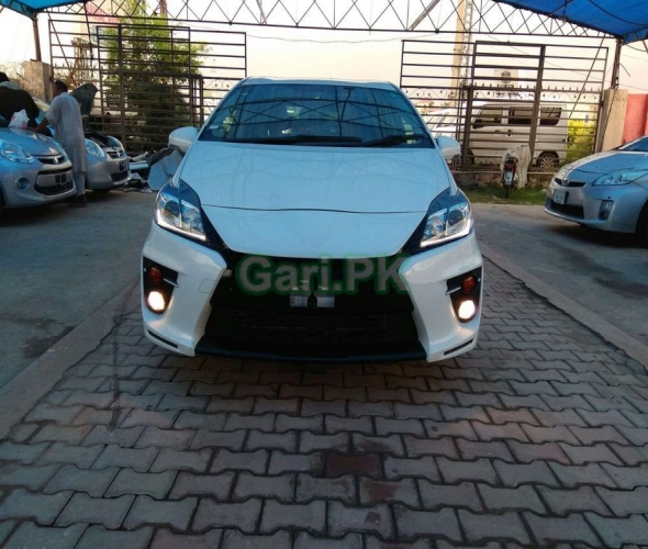 Toyota Prius S LED Edition 1.8 2014