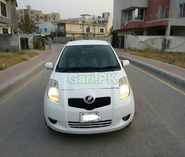 Toyota Vitz B Intelligent Package 1.0 2006