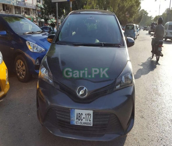 Toyota Vitz F Limited II 1.0 2015