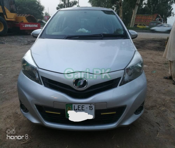 Toyota Vitz  2012