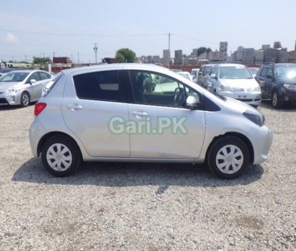 Toyota Vitz F 1.0 2015