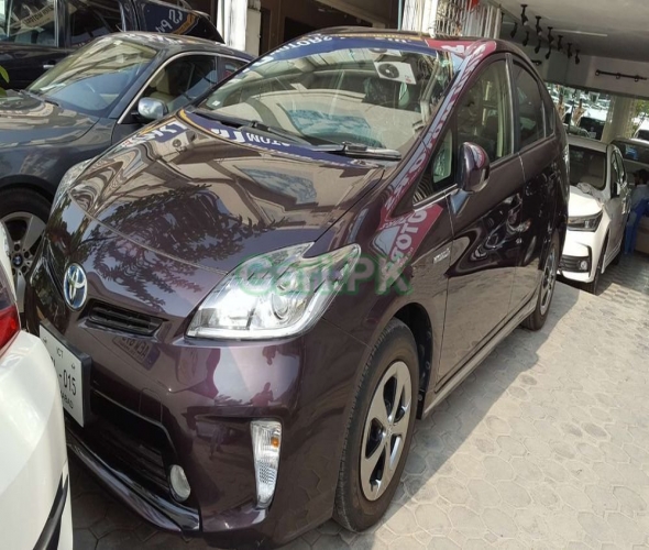 Toyota Prius S LED Edition 1.8 2014