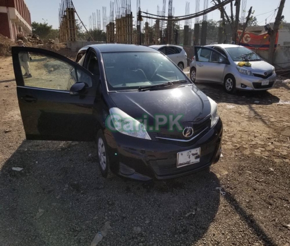 Toyota Vitz Jewela 1.0 2011