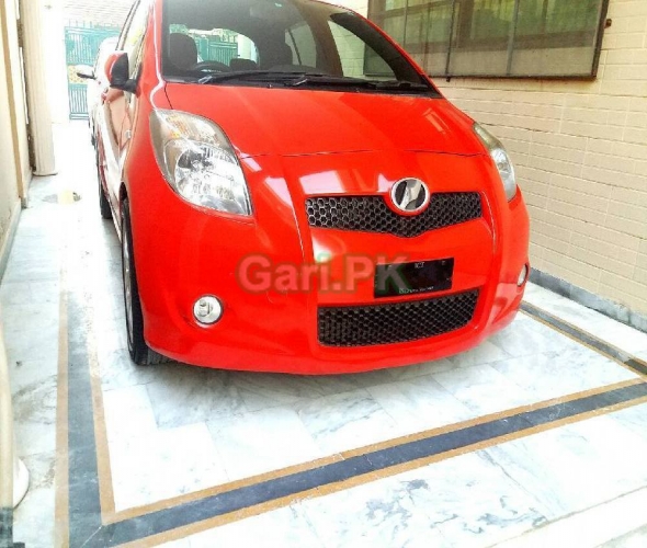 Toyota Vitz B Intelligent Package 1.0 2006