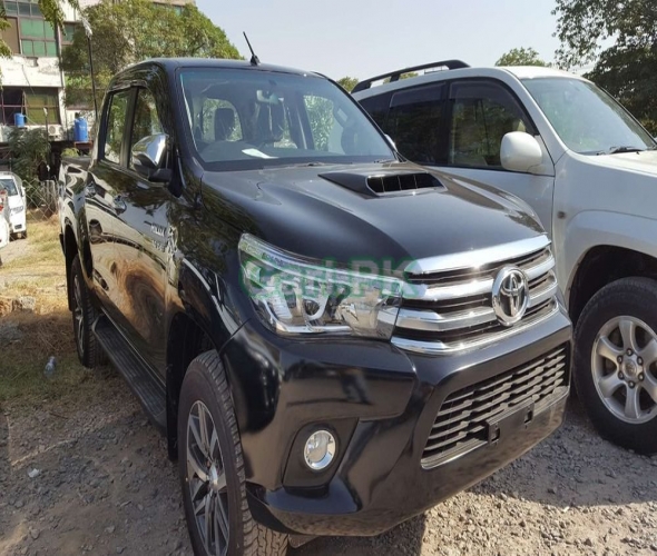 Toyota Hilux 4x4 Double Cab Standard 2017