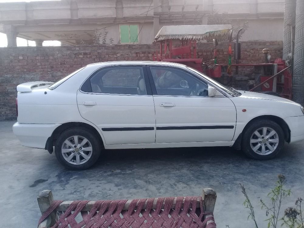 Suzuki Baleno GLi P 2003