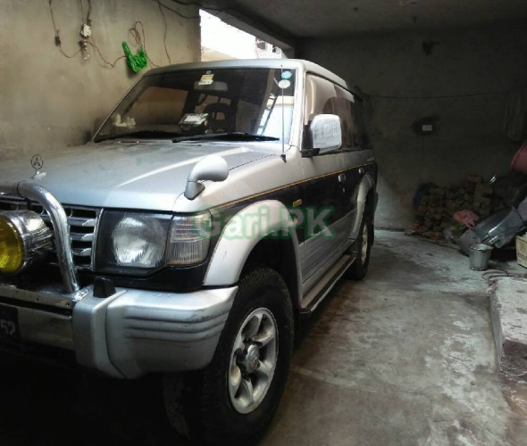 Mitsubishi Pajero Exceed 3.5 1996