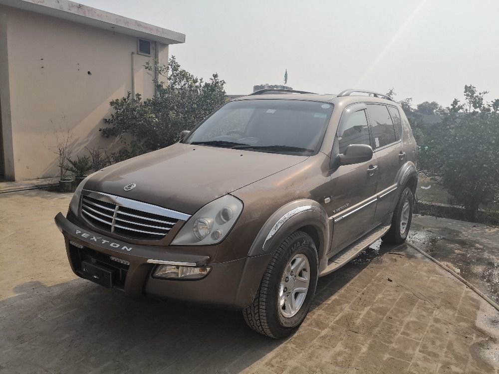 SsangYong Rexton  2005