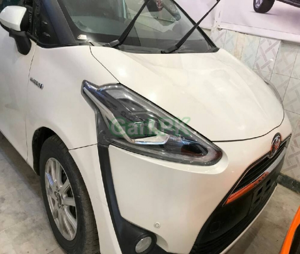 Toyota Sienta  2015