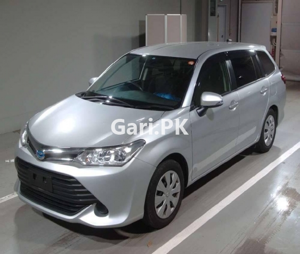 Toyota Corolla Fielder Hybrid 2015