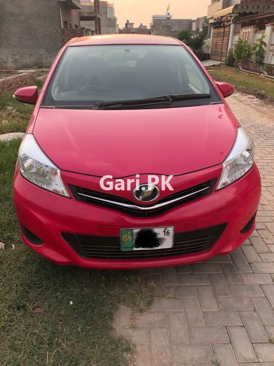 Toyota Vitz  2012