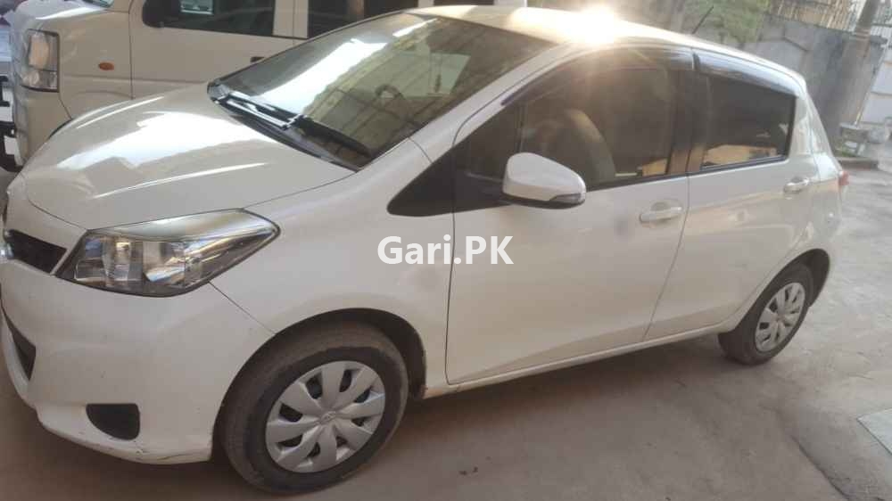 Toyota Vitz U 1.0 2012