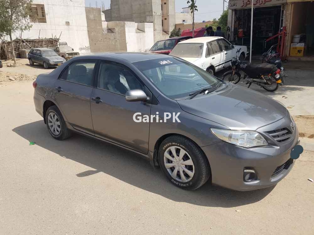 Toyota Corolla Altis Grande CVT-i 1.8 2014