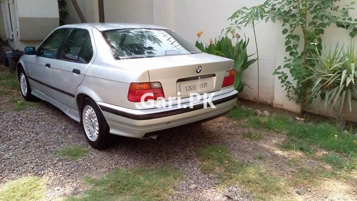 BMW 3 Series 320i 2005