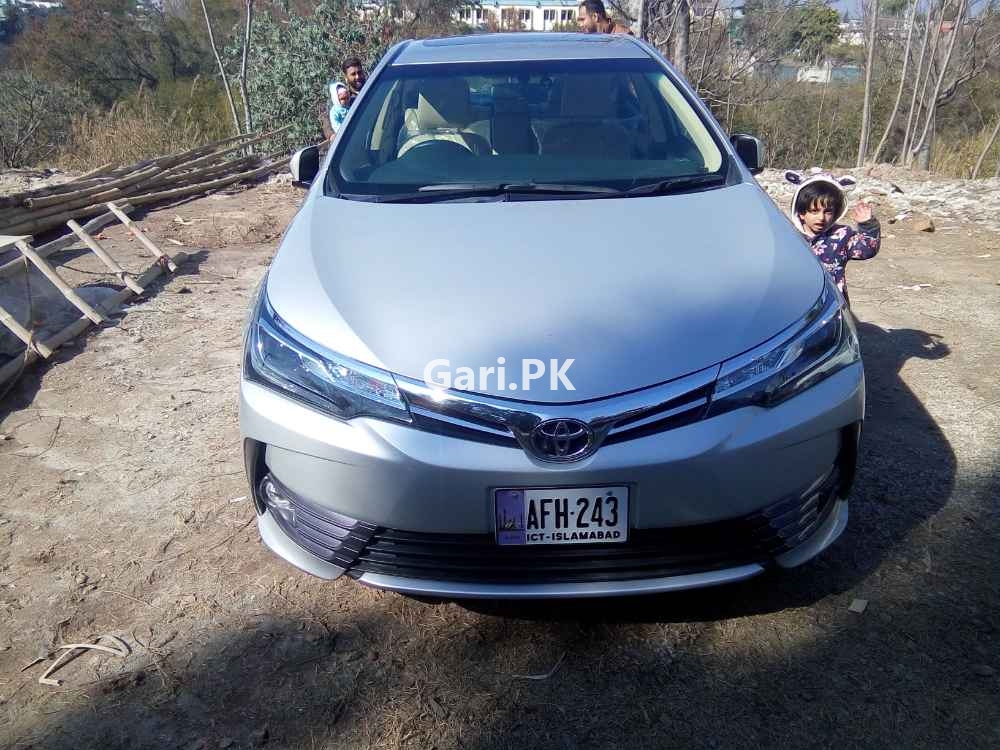 Toyota Corolla Altis Grande CVT-i 1.8 2017