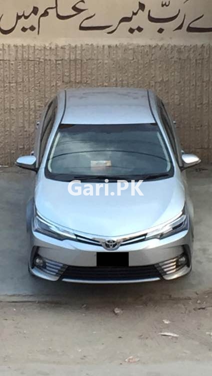 Toyota Corolla Altis CVT-i 1.8 2018