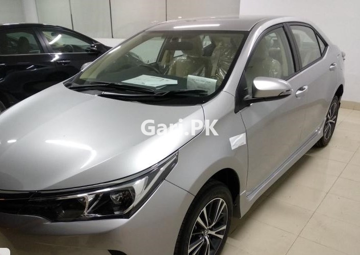 Toyota Corolla Altis Grande CVT-i 1.8 2019