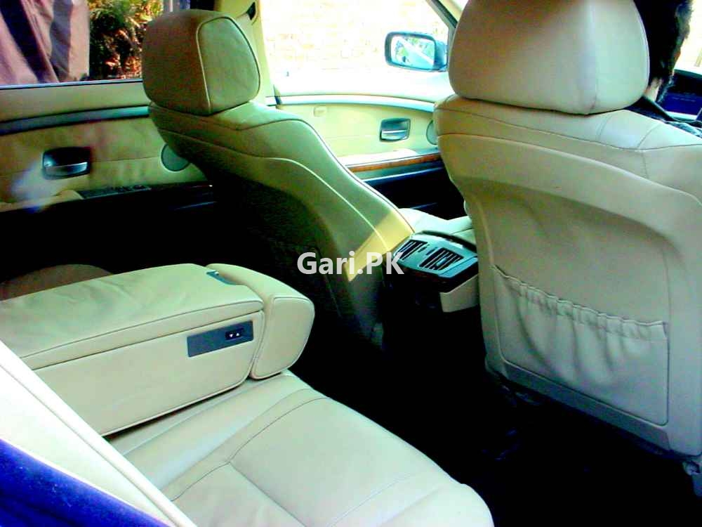 BMW 7 Series  2005