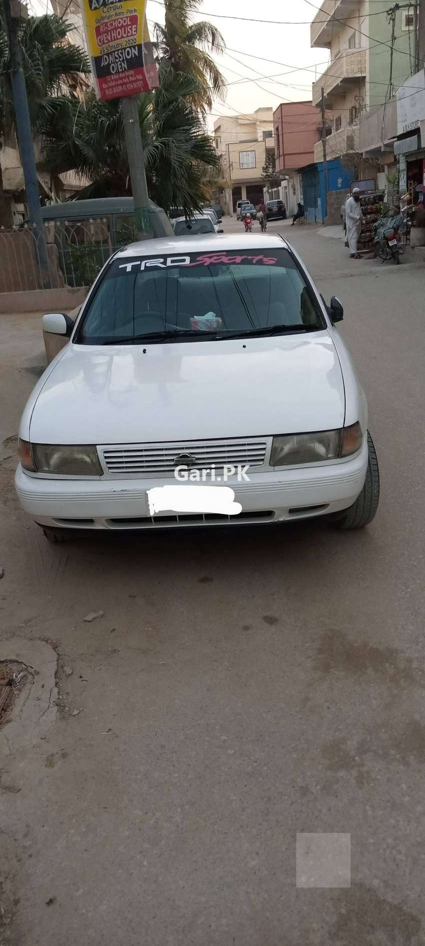 Nissan Sunny  1993