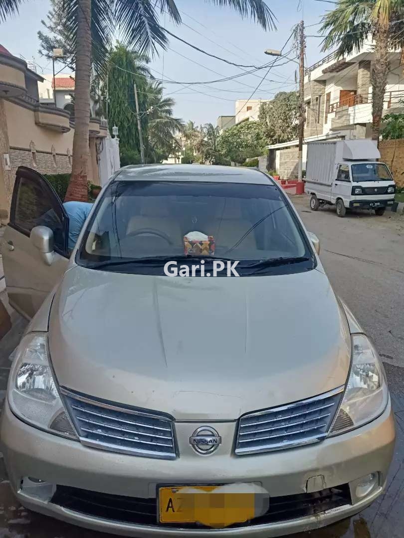 Nissan Tiida  2007