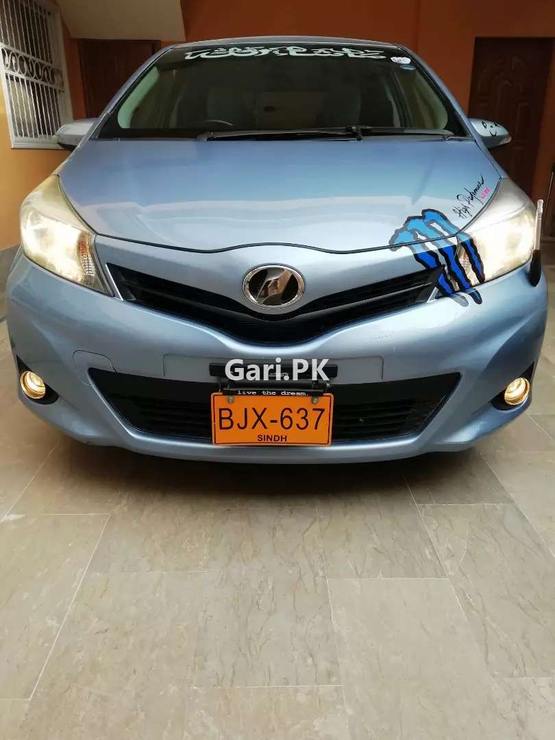 Toyota Vitz  2013