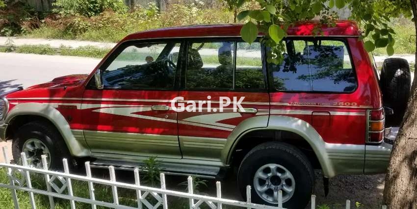 Mitsubishi Pajero  1995