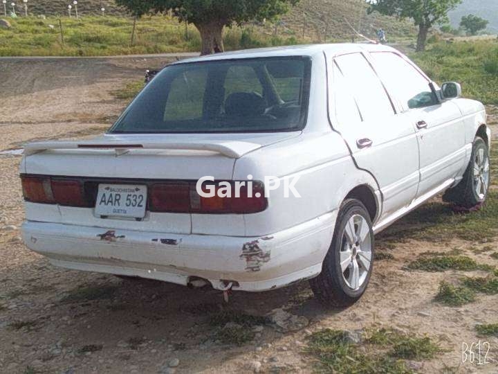 Nissan Sunny  1994