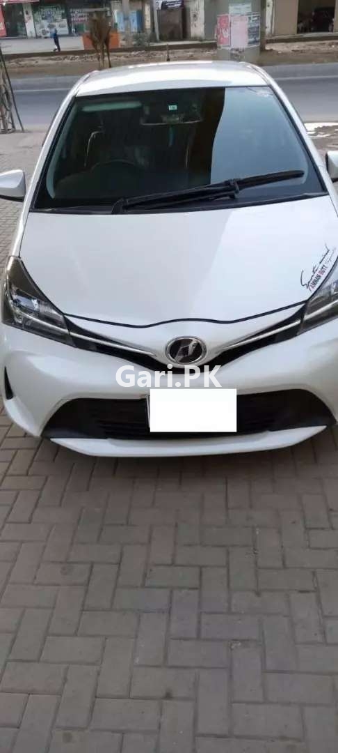 Toyota Vitz  2016