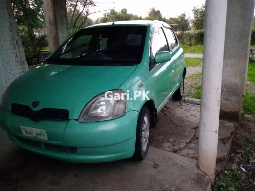 Toyota Vitz  2000