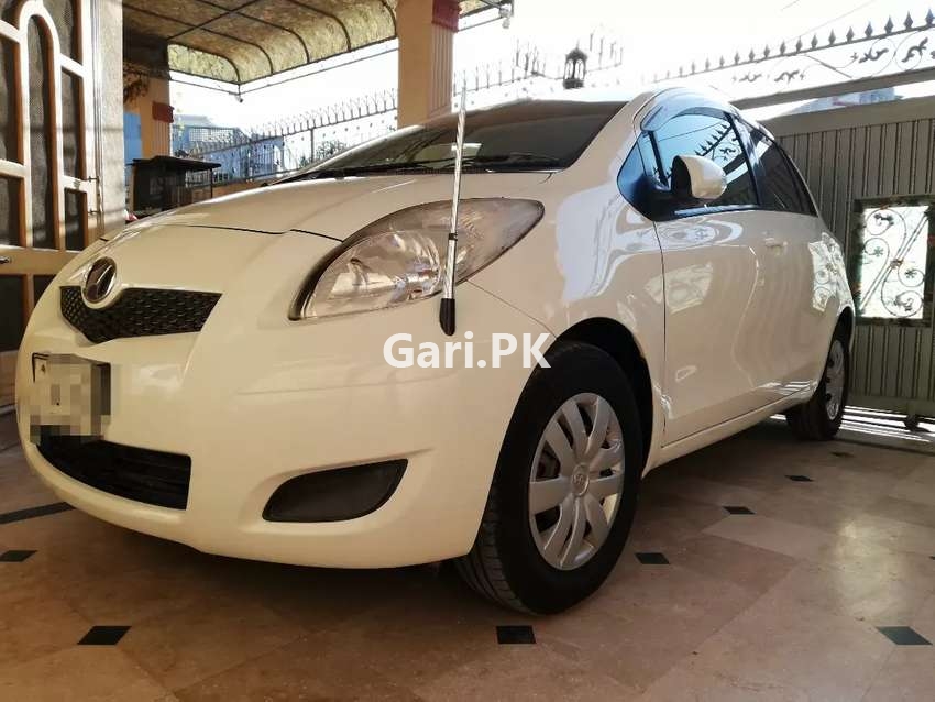 Toyota Vitz  2010