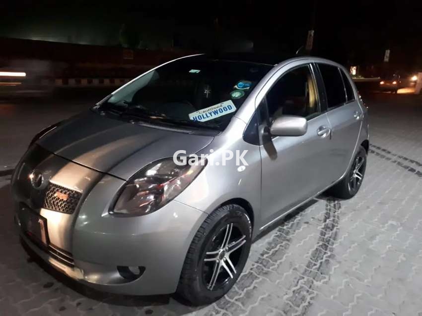 Toyota Vitz  2006